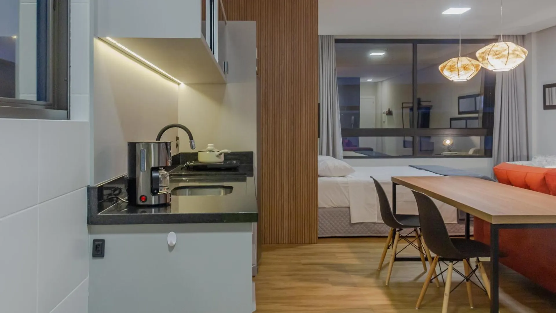 Sapphire Studios: Conforto No Corrego Grande P528 Florianópolis Lejlighed